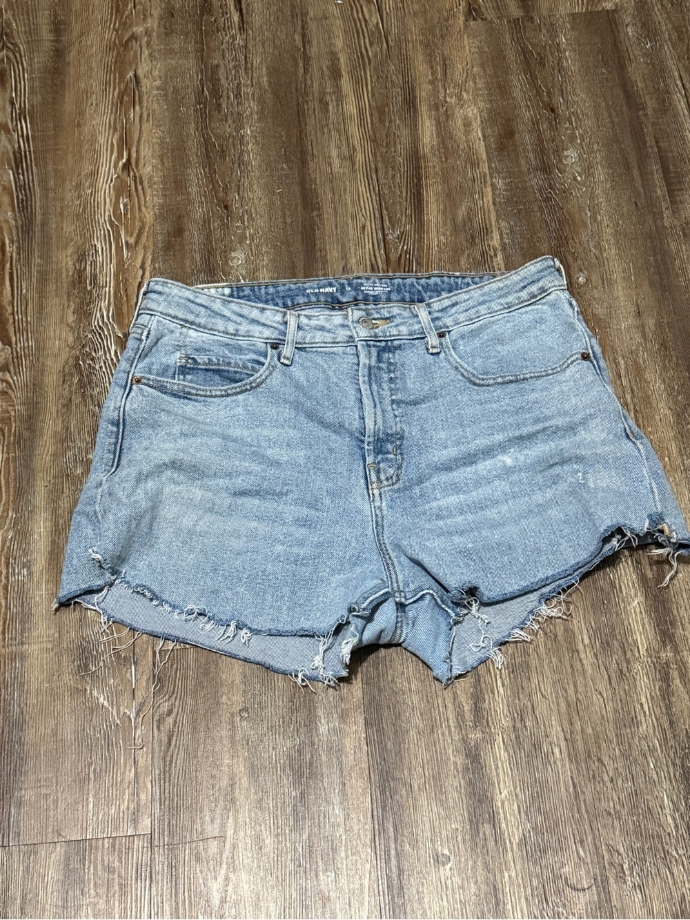 Old Navy Sky Hi Wide Leg Shorts Women's 12 Extra Cut Off in Lois Wash Denim